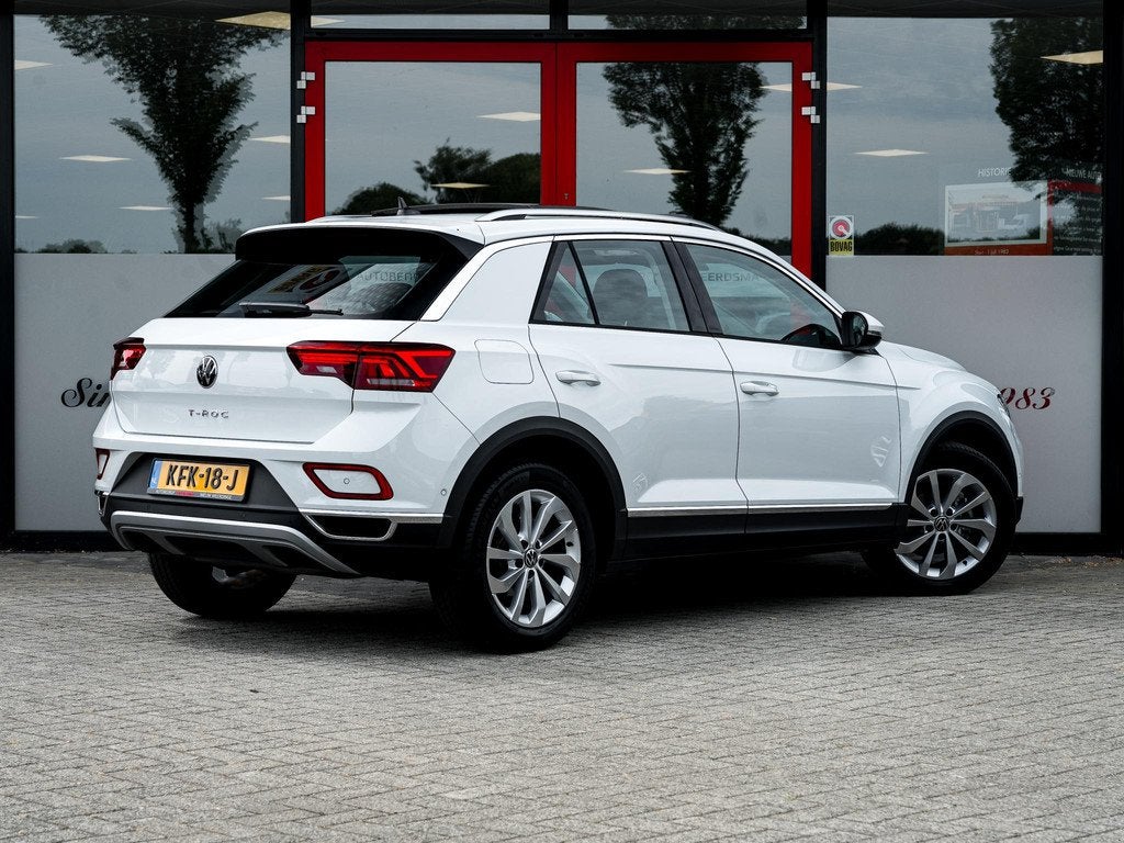 Volkswagen T-Roc 1.5 TSI Style | Navigatie | Camera | Schuif, 12 maanden, 1258 kg, 4 cilinders, Wit