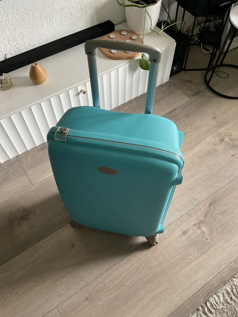 nette reis koffer, Sieraden, Tassen en Uiterlijk, Koffers, 50 tot 60 cm, Hard kunststof, Zo goed als nieuw, Minder dan 35 cm