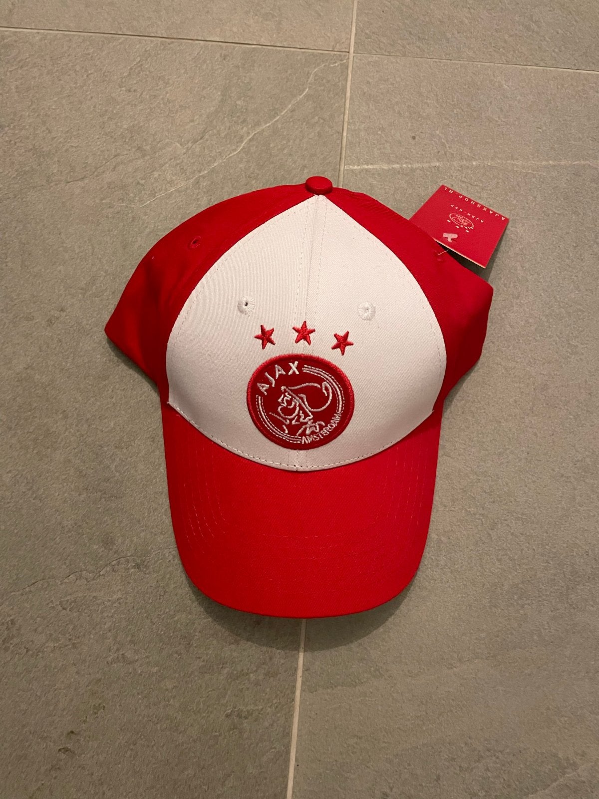 Nieuwe Ajax Pet - Rood/Wit met Logo en Sterren, Ophalen of Verzenden, Nieuw, One size fits all, Pet