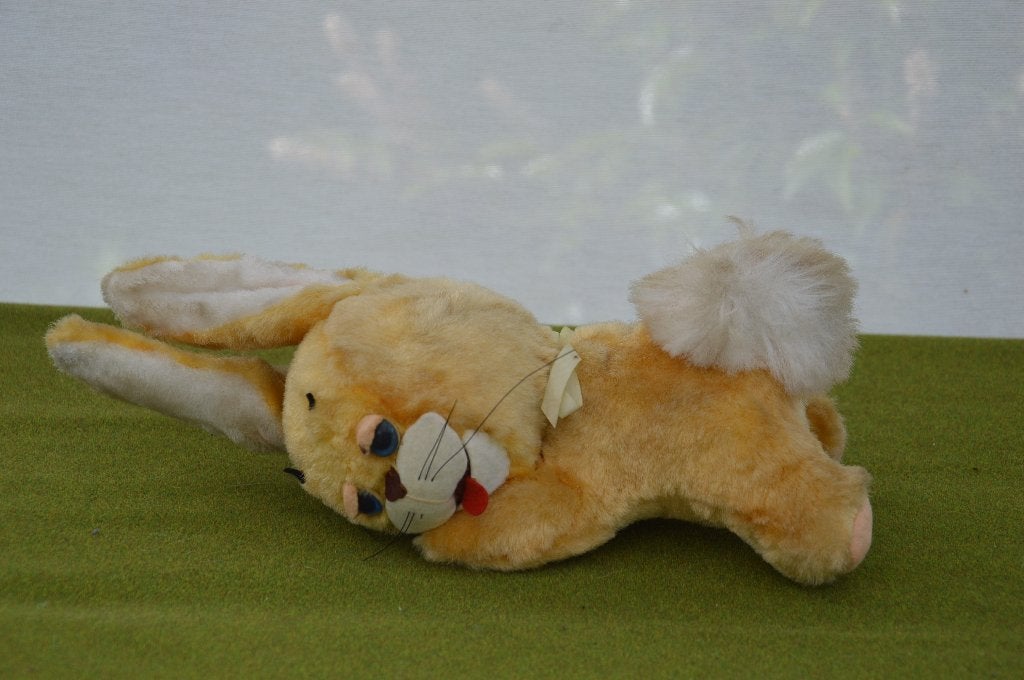 Oude knuffel haas liggend in dronken toestand, jaren 60,30cm, Antiek en Kunst, Ophalen of Verzenden