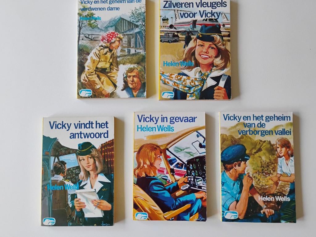 Meisjes Pockets witte Raven Vicky stewardess Helen Wells, Boeken, Romans, Ophalen of Verzenden, Gelezen