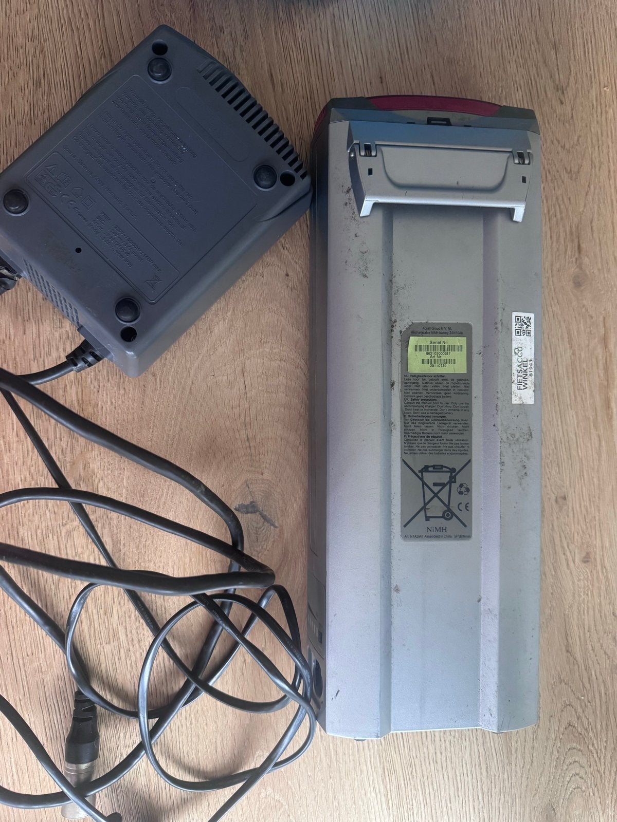 Accu en oplader voor elektrische fiets (NiMH), Ophalen of Verzenden, Gebruikt