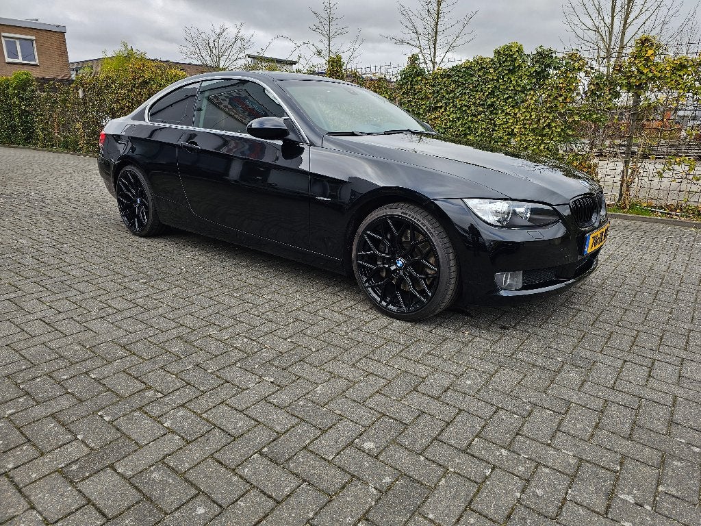BMW 3-Serie 3.0 I 330 Coupe AUT 2008 Zwart, Auto diversen, Schadeauto's, Zwart, Bmw, 3000 cc, J.vaandering@delta.nl