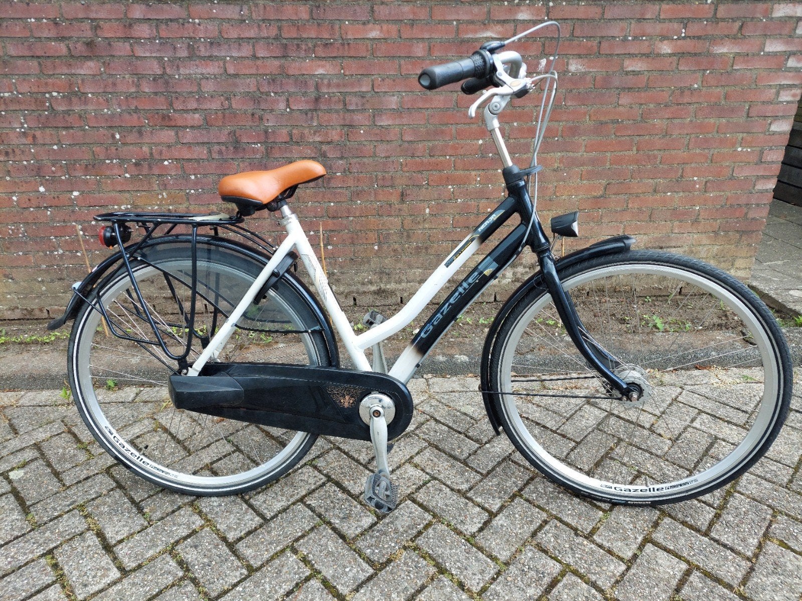 Nette damesfiets gazelle nerja
3 versnellingen Shimano nexus, Ophalen, 53 tot 56 cm, Versnellingen, Zo goed als nieuw