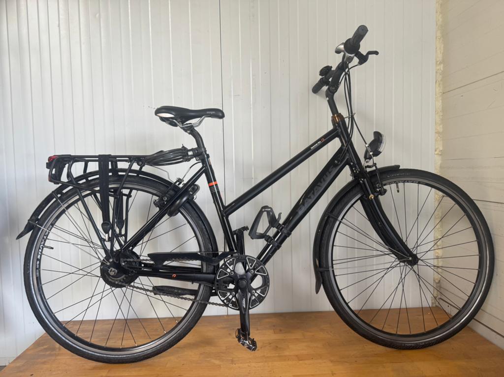 Batavus Leonardo NuVinci trekkingfiets maat 50 laag frame, Fietsen en Brommers, Fietsen | Dames | Sportfietsen en Toerfietsen