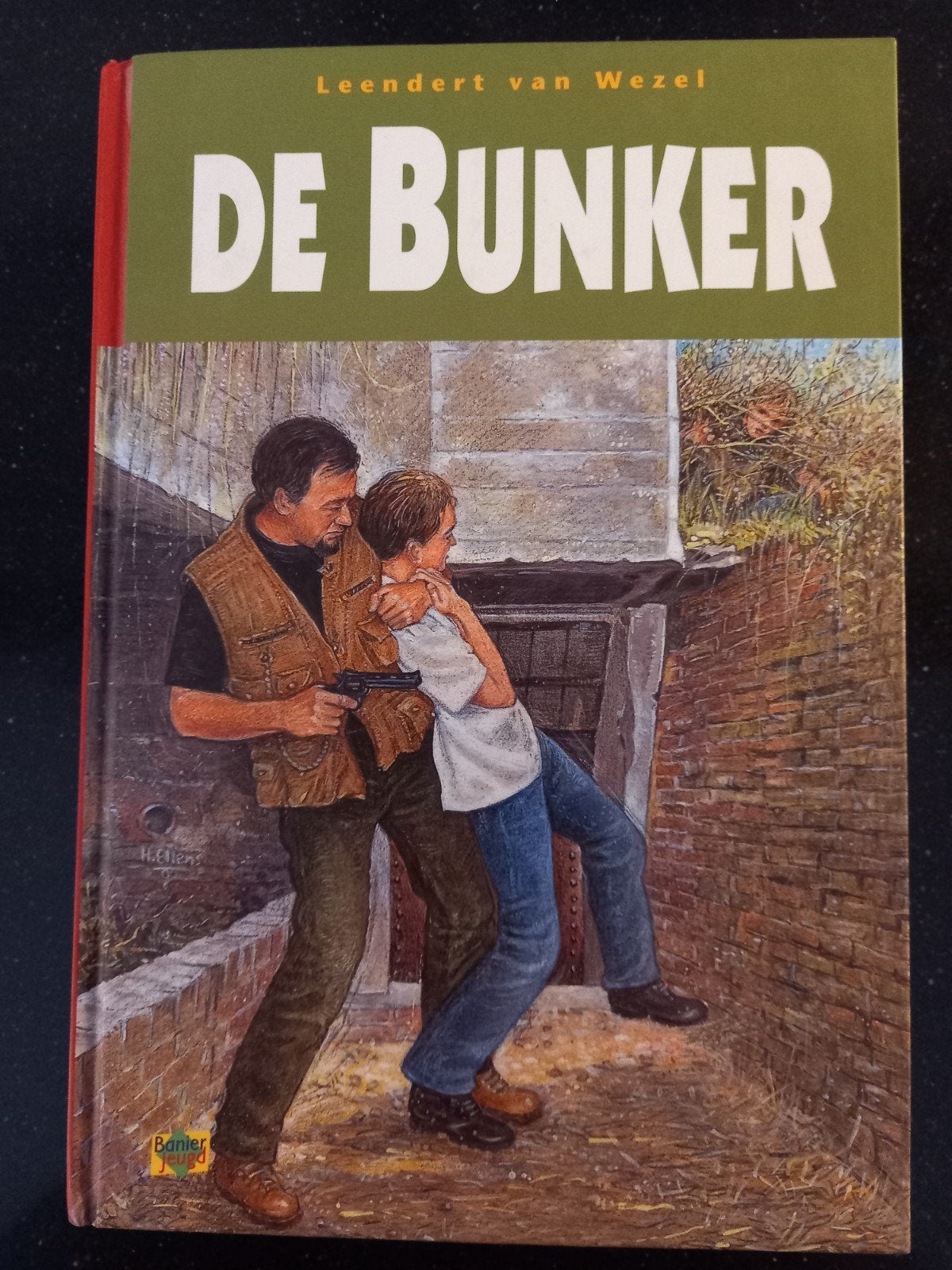 Leendert van Wezel - De bunker, Leendert van Wezel, Ophalen of Verzenden, Zo goed als nieuw, Fictie