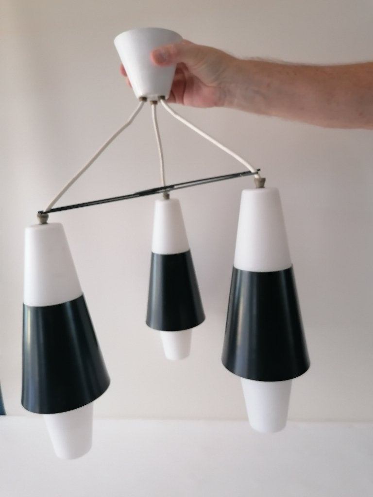 vintage hanglamp opaline glas met metalen kappen zwart, Antiek en Kunst, Ophalen