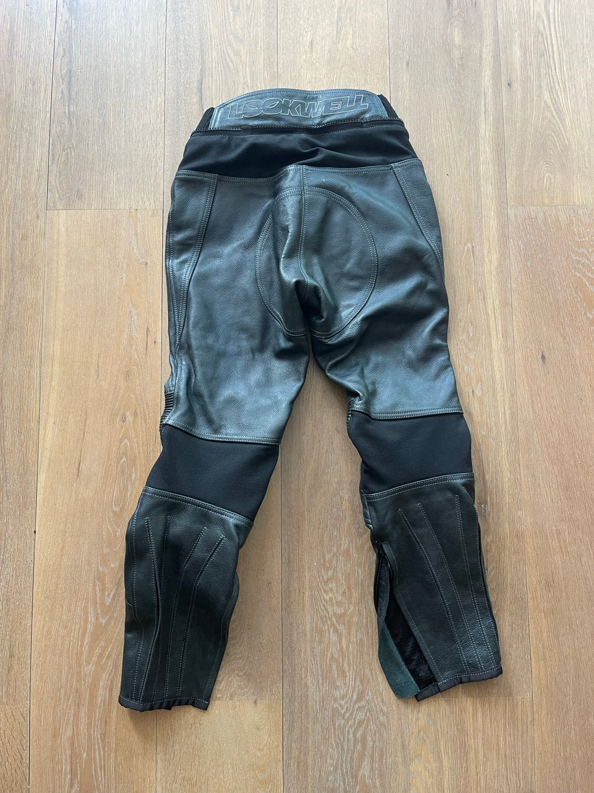 Nauwelijks gebruikte leren motorbroek dames - Lookwell, Ophalen of Verzenden, Tweedehands, Dames, Broek | leer