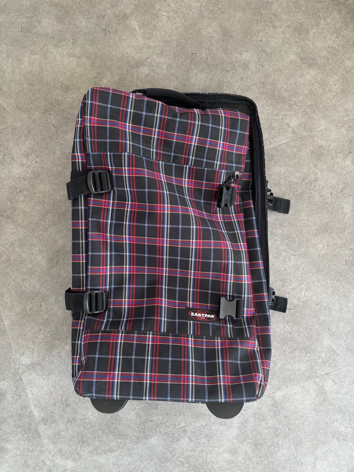 Eastpak Tranverz duffel trolley M, Sieraden, Tassen en Uiterlijk, Tassen | Reistassen en Weekendtassen, Wieltjes, 30 cm of meer