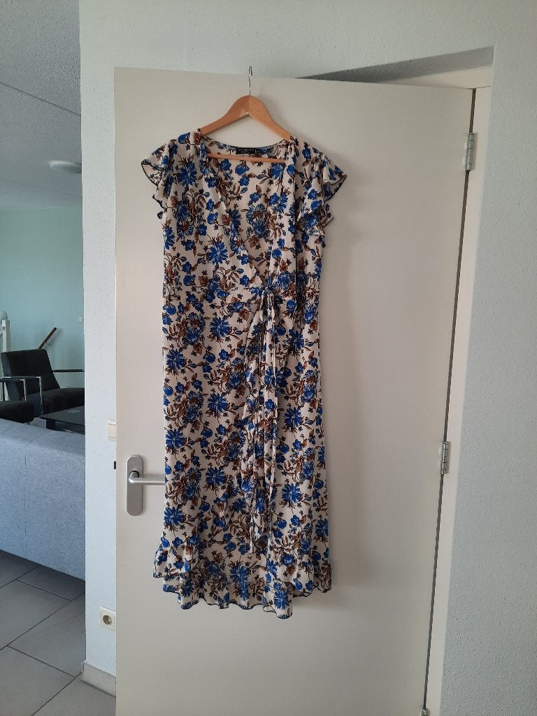 gebloemde wikkeljurk, Meerkleurig, Musthaves by Elja, Ophalen of Verzenden, Zo goed als nieuw