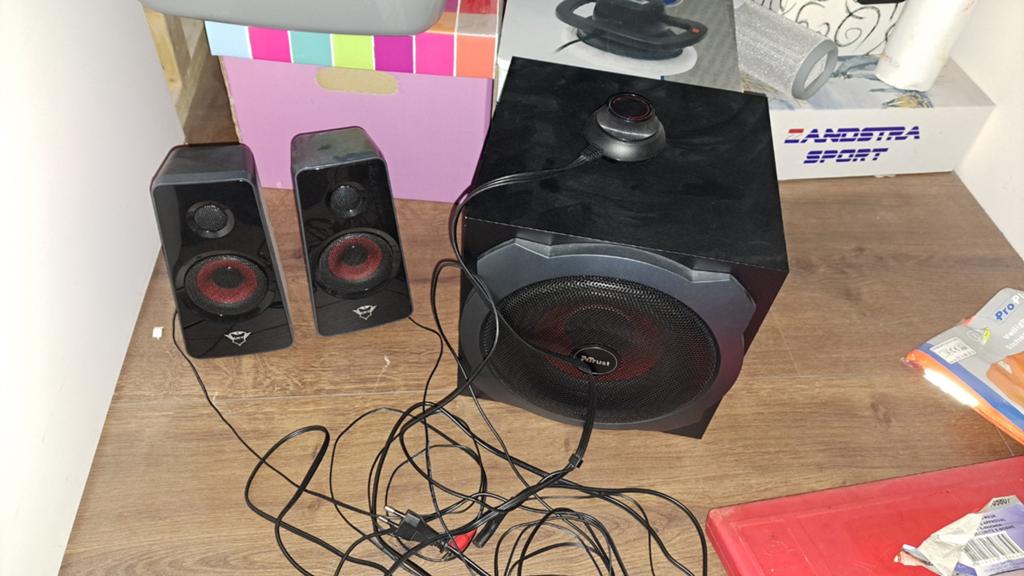 trust speakers 2.1  met subwoofer, Ophalen of Verzenden, Zo goed als nieuw, Audiokanaal 2.1, TRUST