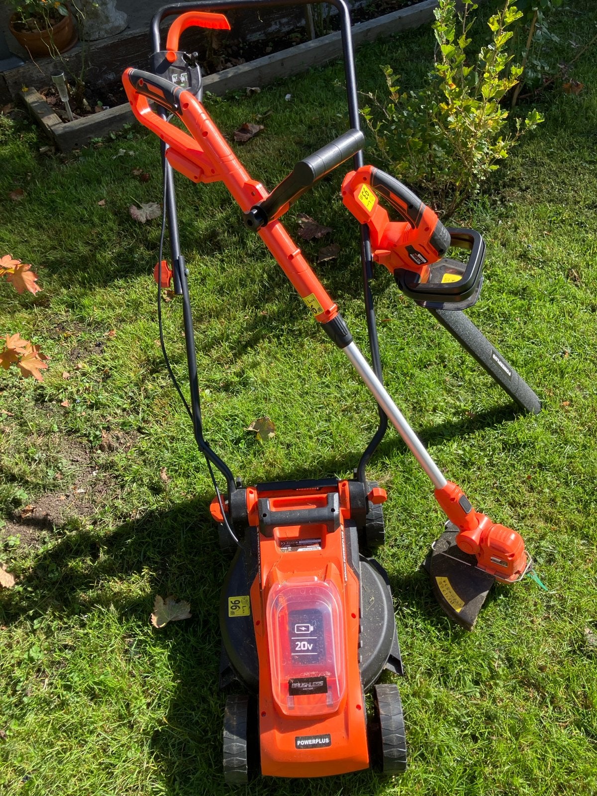 Powerplus grasmaaier, heggenschaar en trimmer set 20V, Cirkelmaaier, Gebruikt, Accu-grasmaaier, Ophalen of Verzenden