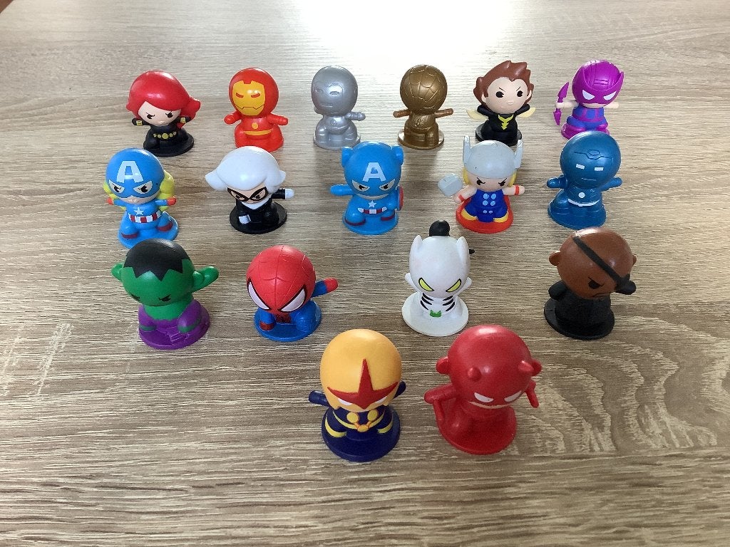 17 Super helden Superhelden Plus  7,50 euro, Verzamelen, Ophalen of Verzenden, Zo goed als nieuw