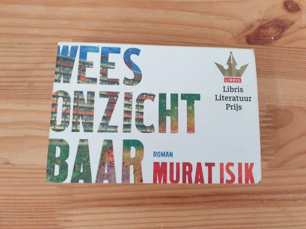 Boekje Dwarsligger nr 458 - Murat Isik - Wees Onzichtbaar, Ophalen of Verzenden, Gelezen