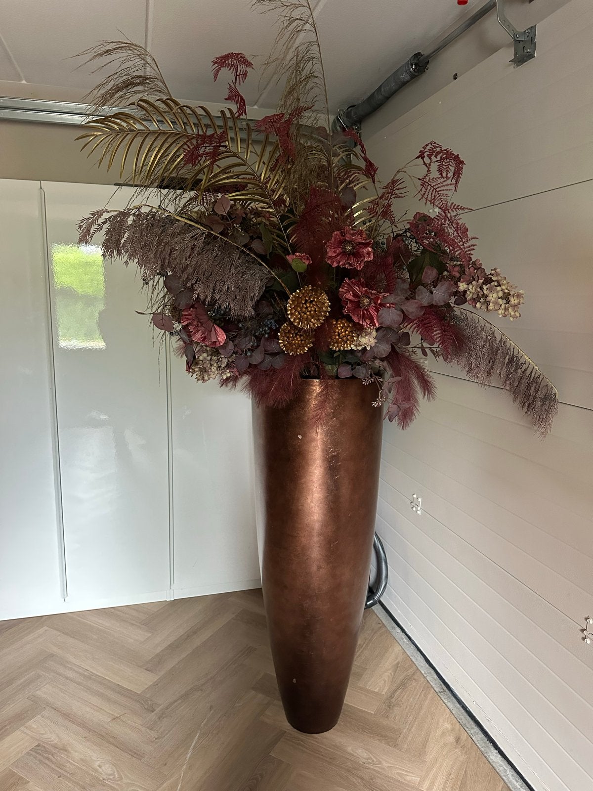 Luxe XL Design Vaas (130cm) met Zijden Bloemstuk (2m), Ophalen, Overige materialen, Gebruikt, Bruin
