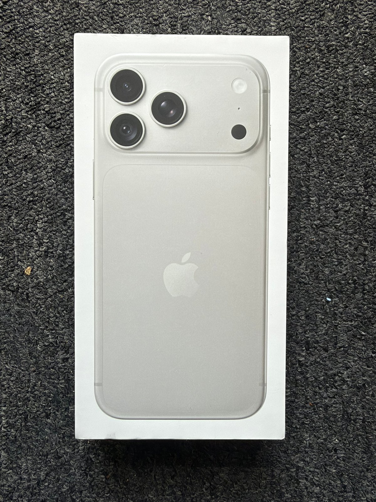 IPHONE 18 PRO MAX 2TB SILVER SEALED