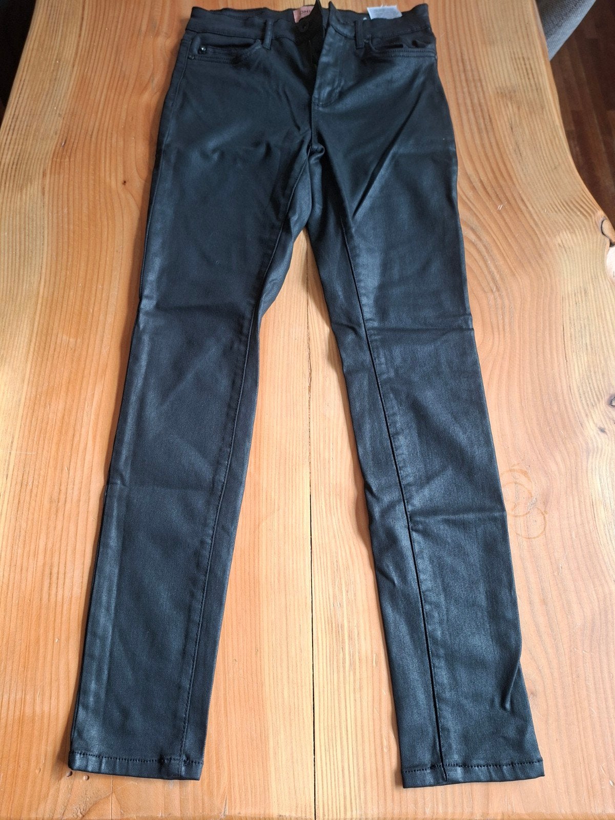 Only zwarte gecoate jeans maat M - Zo goed als nieuw, Only, Zwart, Ophalen of Verzenden, Zo goed als nieuw