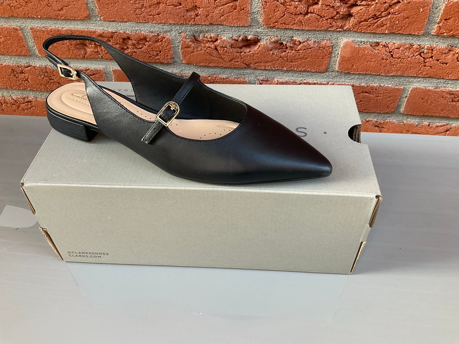 Clarks Sensa15 Shine Zwarte Leren Slingback Pumps Maat 40, Kleding | Dames, Pumps, Zwart, Nieuw, Ophalen of Verzenden