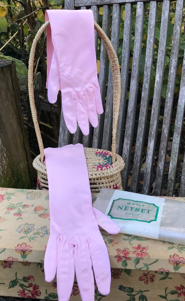 Avondhandschoenen - NEYRET GLOVES - Vintage roze satijn - 7, Ophalen of Verzenden, Dames, Neyret Gloves