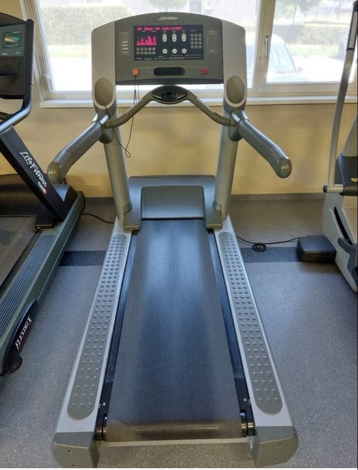 LifeFitness Loopband - Goede conditie en goed onderhouden, Ophalen, Gebruikt, Lifefitness, Lifefitness