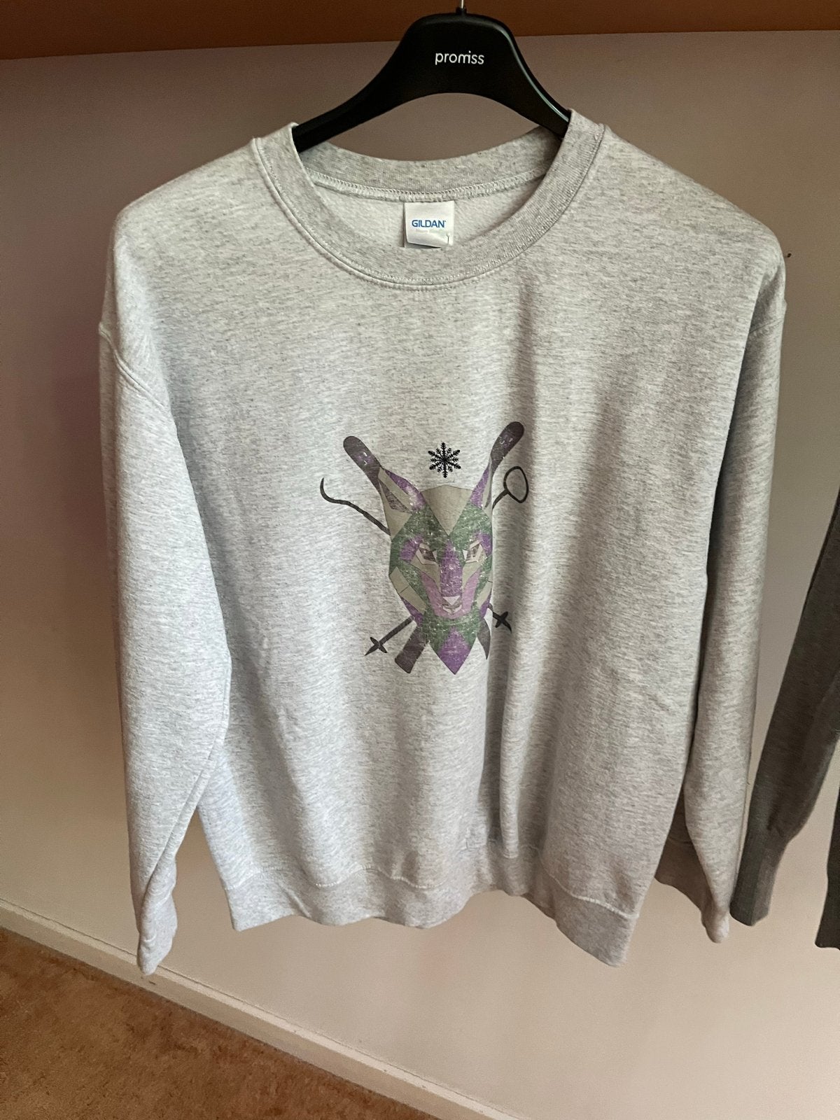 Gildan Heavy Blend Trui Maat M - Wintersport 2017, Ophalen of Verzenden, Gedragen, Maat 38/40 (M), Grijs