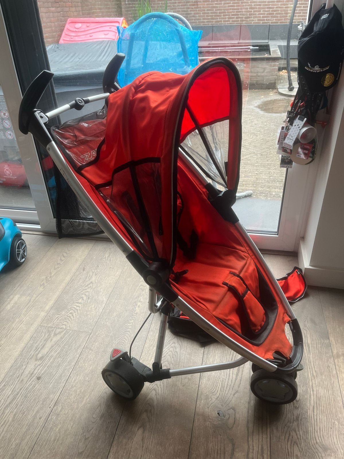 Quinny Zapp Buggy Oranje-Zwart met Accessoires, Ophalen, Zo goed als nieuw, Quinny, Zonnekap