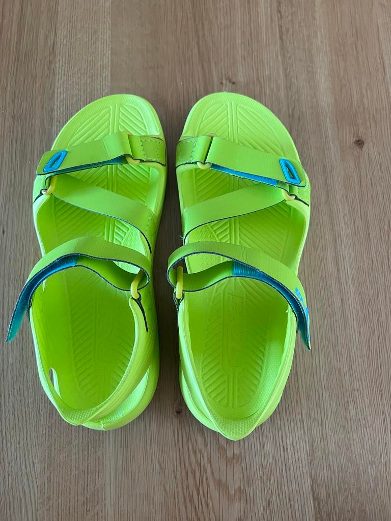 TEVA kunststof sandalen mt 40, Ophalen of Verzenden, Zo goed als nieuw, Groen, Sandalen of Muiltjes
