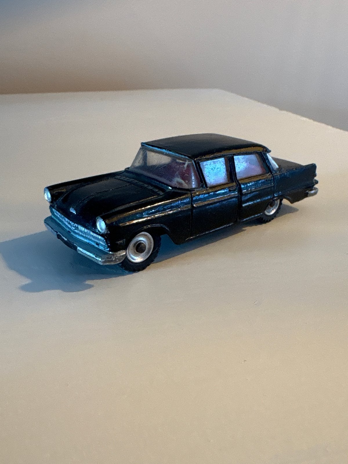 Dinky Toys Opel Kapitan - Overgespoten, Ophalen of Verzenden, Gebruikt