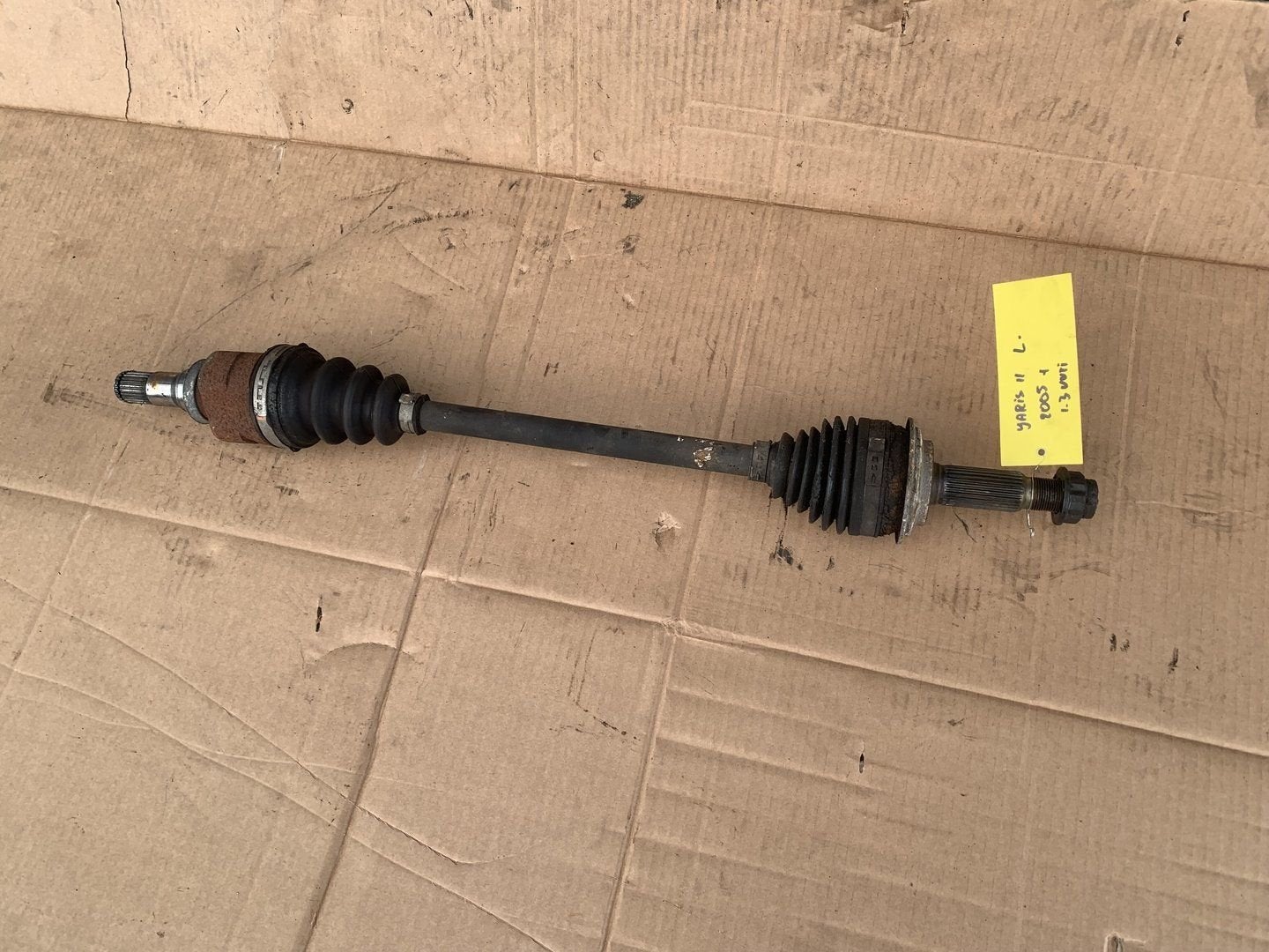 aandrijfas links toyota yaris II ( P9 ) 2005 tot 2014 1.3, Gebruikt, -, -, Ophalen of Verzenden