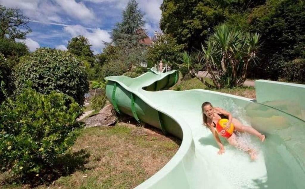 Gezellig Vakantiehuis Dordogne,4*camping Chateau le Verdoyer, Speeltuin, 2 slaapkamers, Recreatiepark, Dordogne