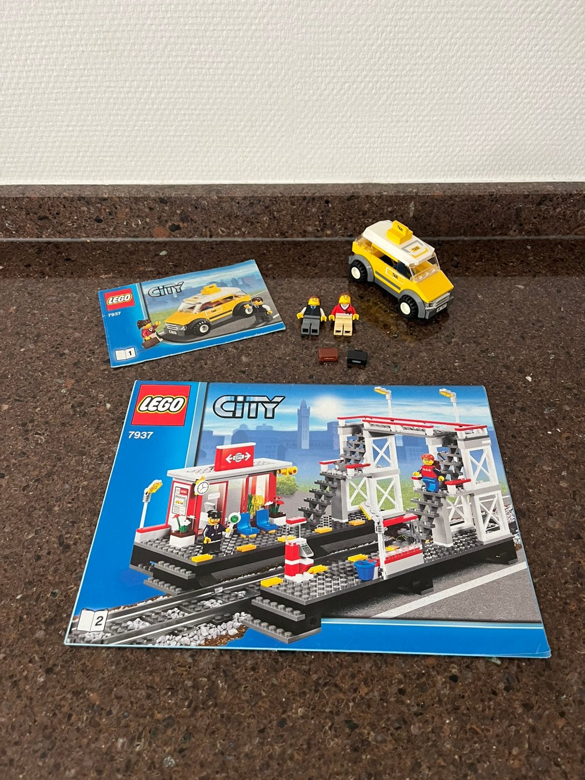 Lego trein 7937 - taxi + beschrijvingen, Lego, Ophalen of Verzenden, City, Gebruikt