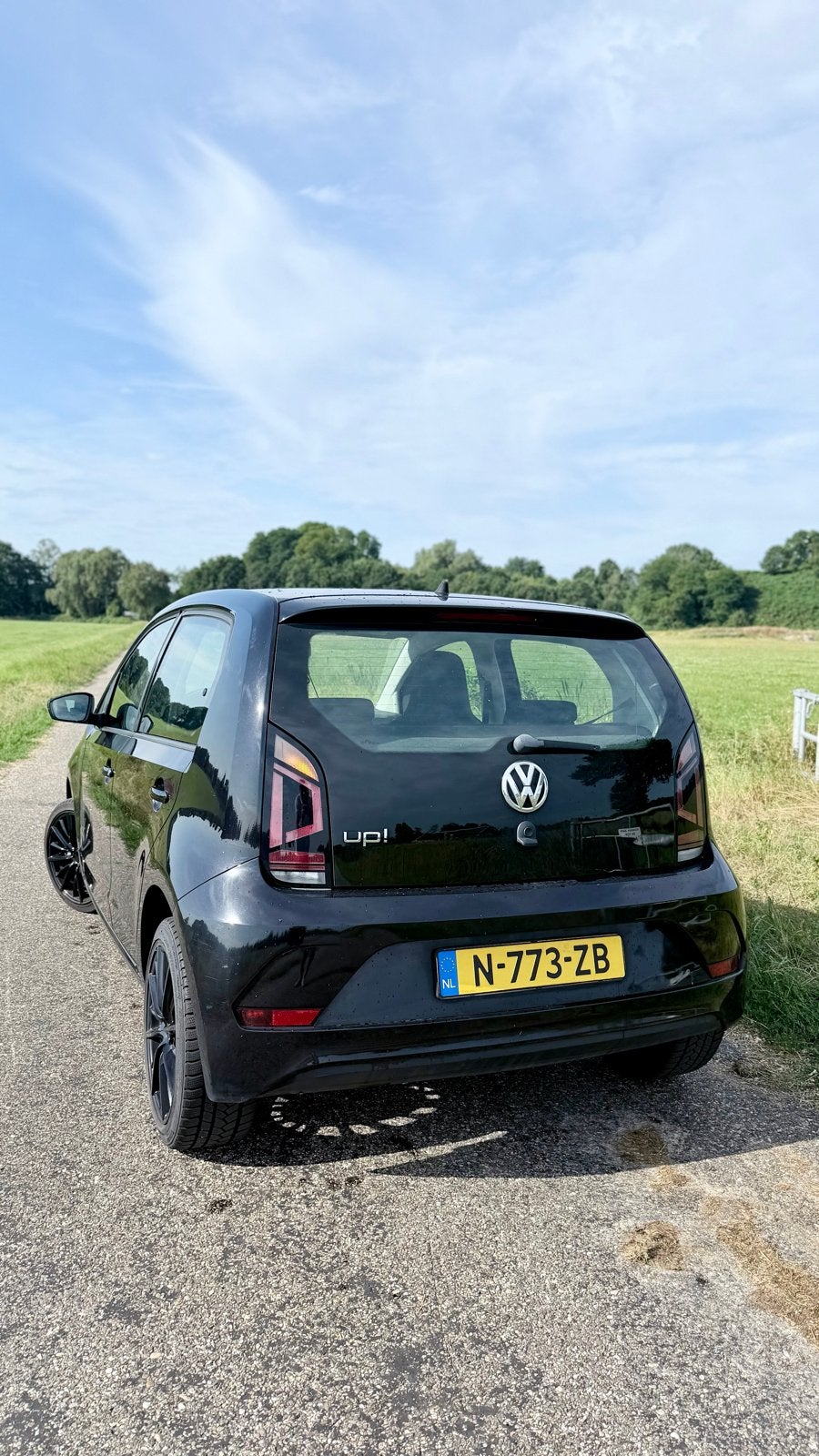 Volkswagen up! UP! 5D 2017 Zwart 1.0 85pk 16inch velgen, Voorwielaandrijving, USB, Stof, 4 stoelen