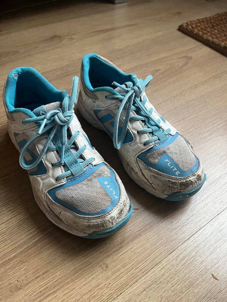 Veld hockeyschoenen, maat 35, Sport en Fitness, Hockey, Ophalen of Verzenden, Gebruikt, Schoenen