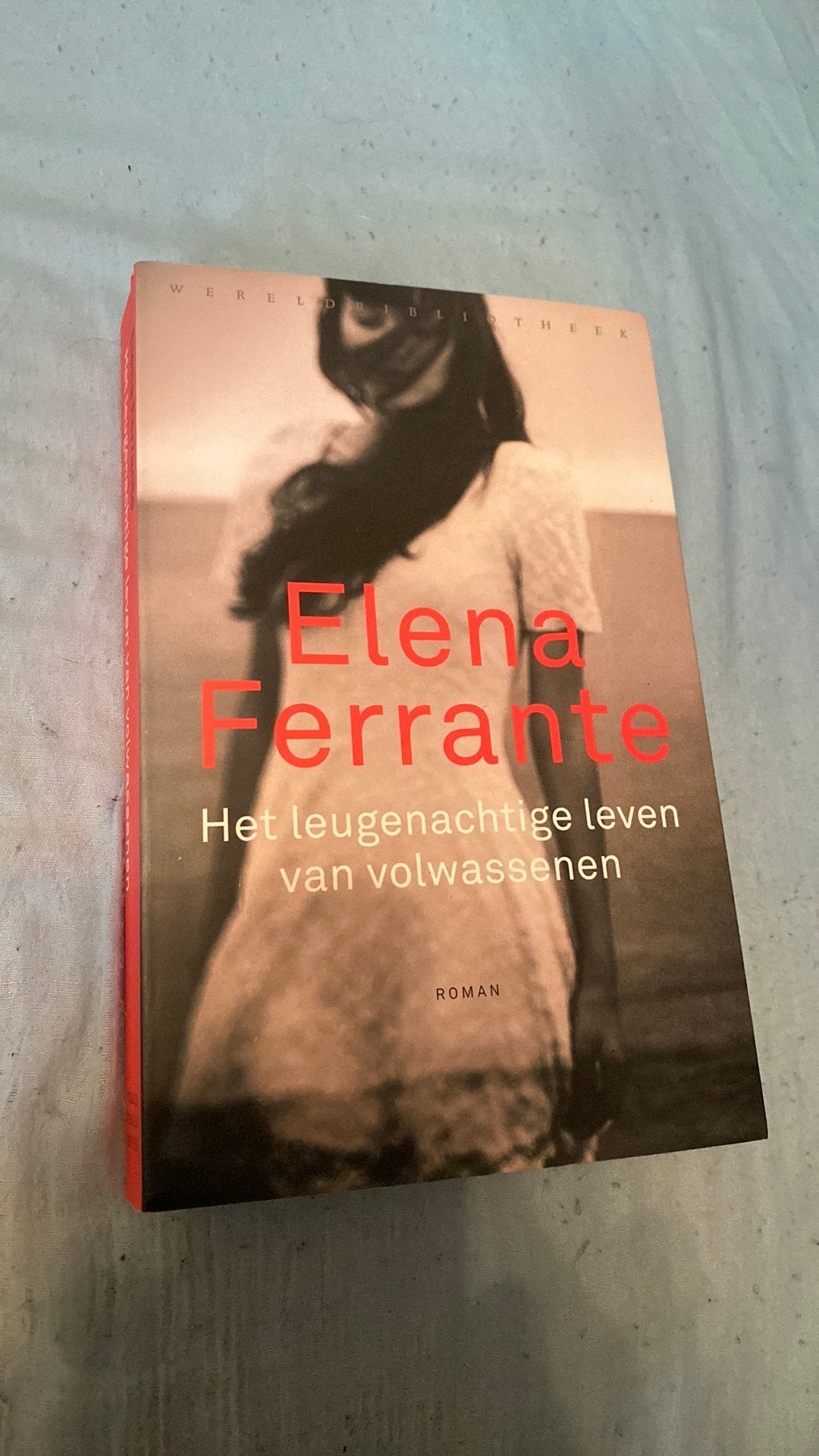 Elena Ferrante, Ophalen of Verzenden, Zo goed als nieuw