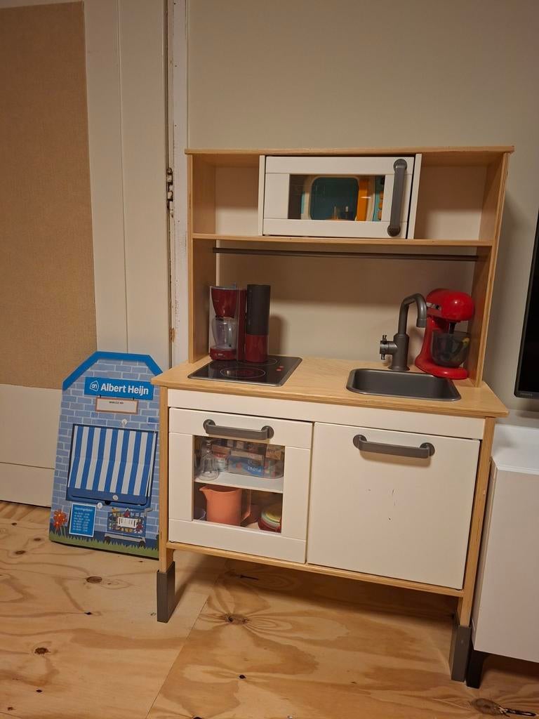 Ikea speelkeuken met veel accessoires en AH winkeltje, Ophalen