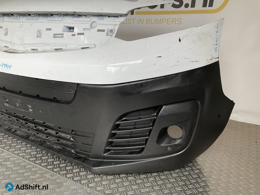 Bumper Opel Vivaro 14-19 9833129877 39201548 Voorbumper 1-G5, Auto-onderdelen, Carrosserie en Plaatwerk, Bumper