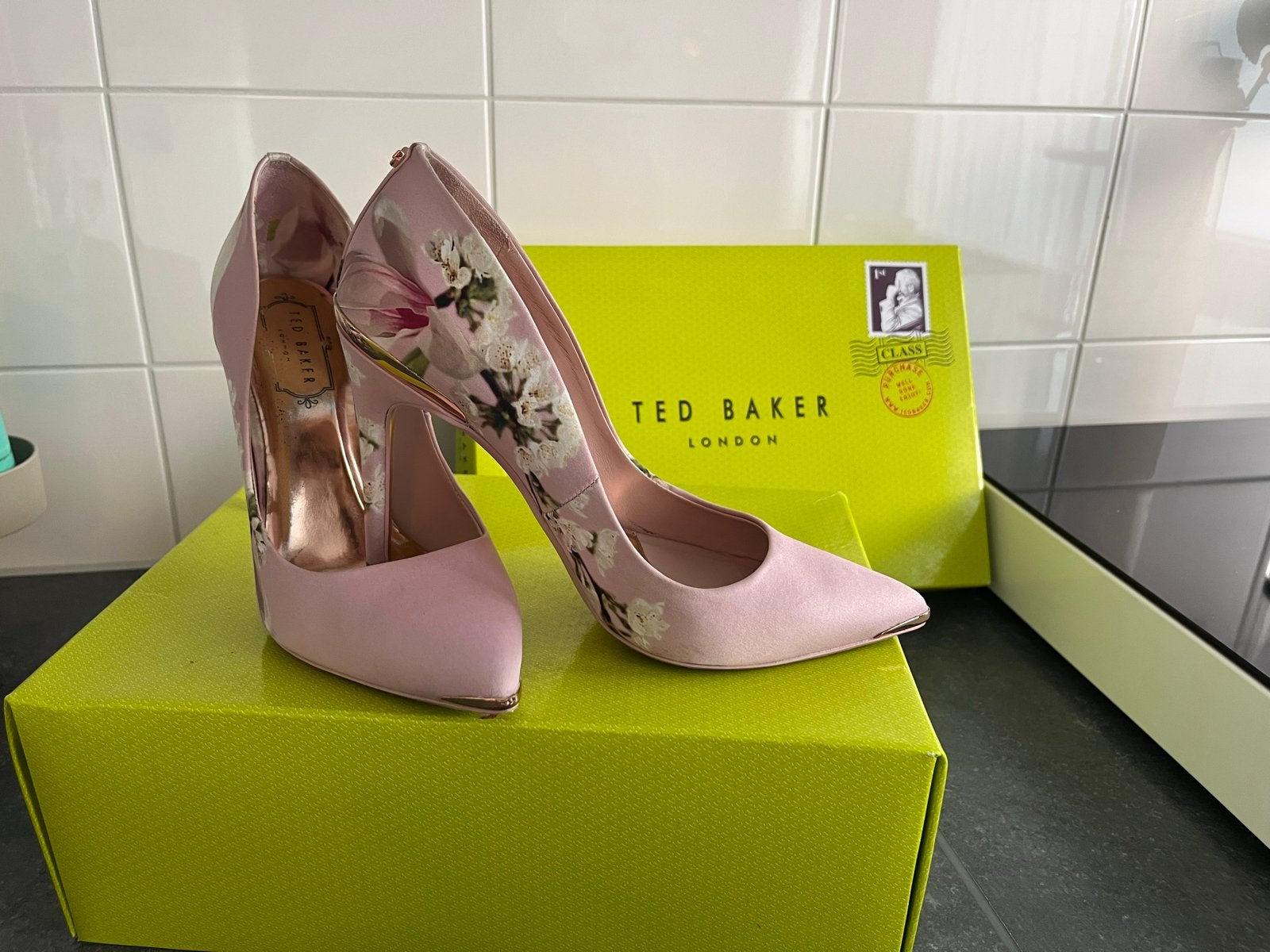 Ted Baker Pumps - Roze met Bloemenprint, Ophalen, Gedragen, Roze, Pumps