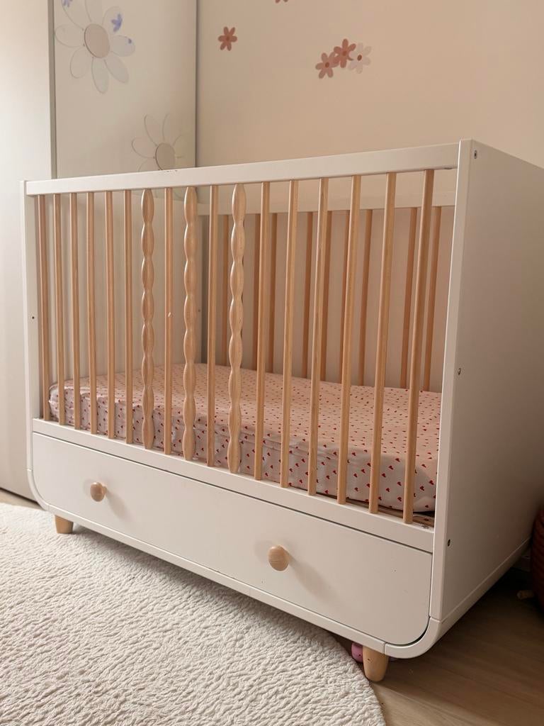 MYLLRA babybedje met lade wit 60x120 inclusief matras, Ophalen, Wit, 190 cm of minder, Zo goed als nieuw
