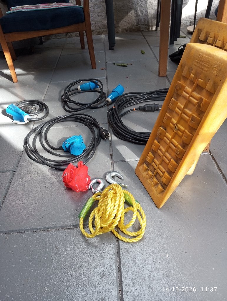2 oprij blokken + sleepkabel, Ophalen, Gebruikt