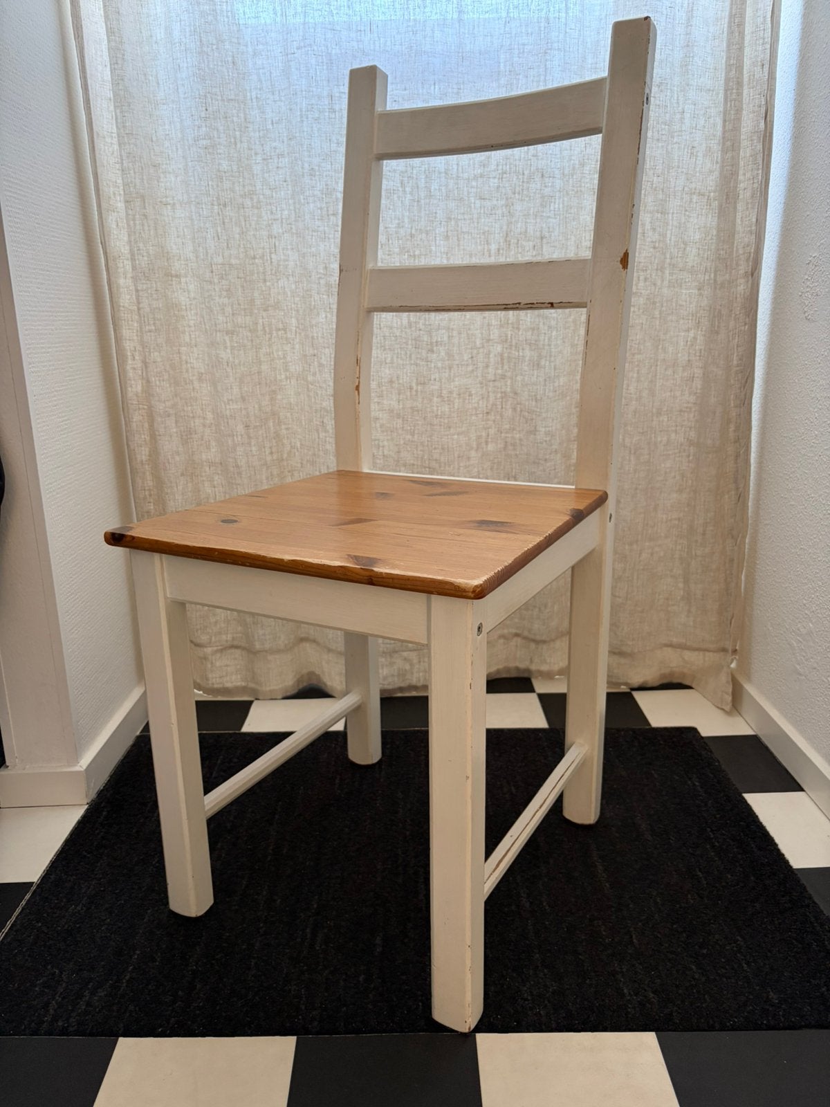 Gratis af te halen IKEA Ivar keukenstoel, Huis en Inrichting, Stoelen, Ophalen, Gebruikt, Wit, Eén