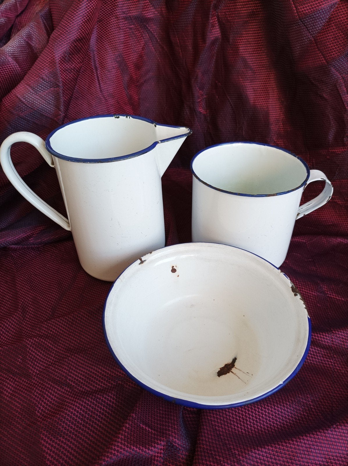 vintage wit schaaltje een beker en een maatbeker met een bla, Ophalen of Verzenden