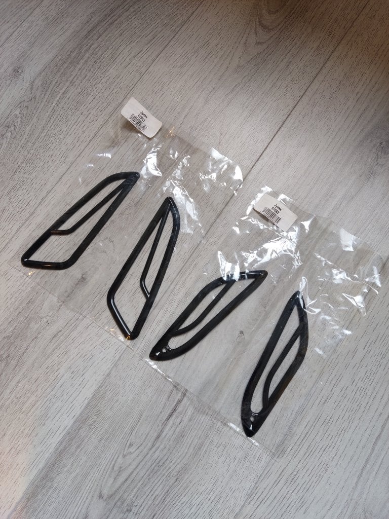 Sierstrip knipperlichten glans zwart Vespa Sprint Primavera, Fietsen en Brommers, Info@jynkx.com, Nieuw, Ophalen of Verzenden