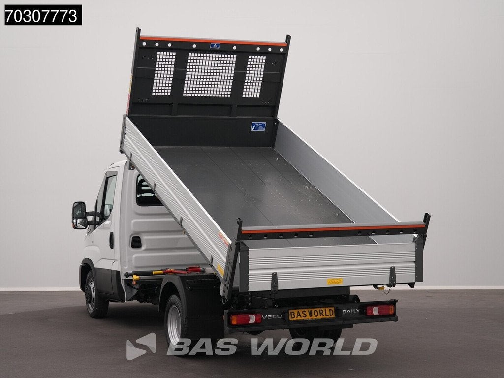 Iveco Daily 35C18 3.0L Driezijdige Kipper 3,5t Trekhaak Dubb, Auto's, Multifunctioneel stuurwiel, Stof, Euro 6, 4 cilinders
