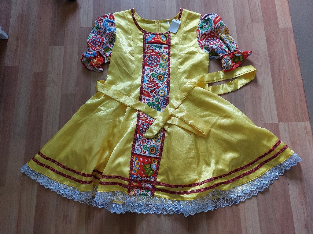 Tiroler jurkje / Dirndle - Maat 44, Carnaval, Maat 42/44 (L), Ophalen of Verzenden, Zo goed als nieuw