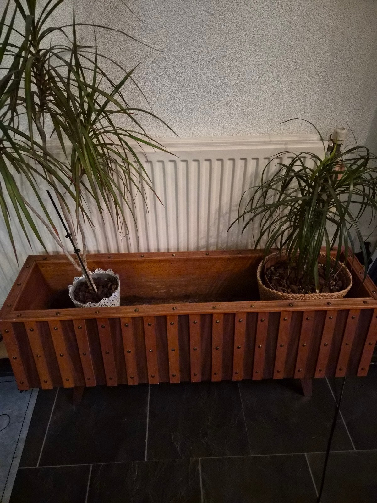 Vintage houten plantenbak met metalen details, Tuin en Terras, Ophalen, Gebruikt, 100 cm of meer, Binnen
