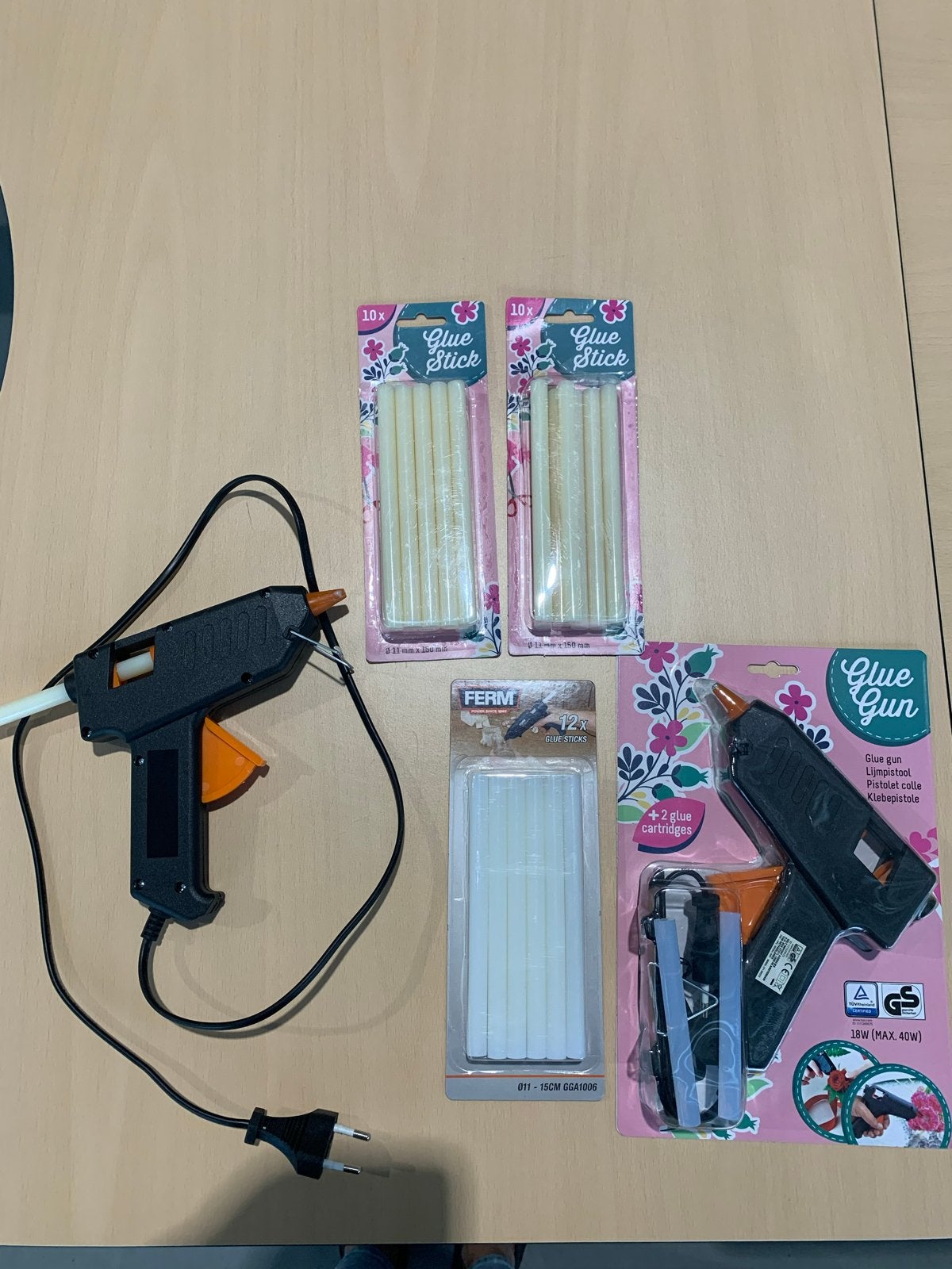 2 Lijmpistolen (nieuw & gebruikt) met lijmsticks, Ophalen of Verzenden, Elektrisch, Gereedschap of Toebehoren