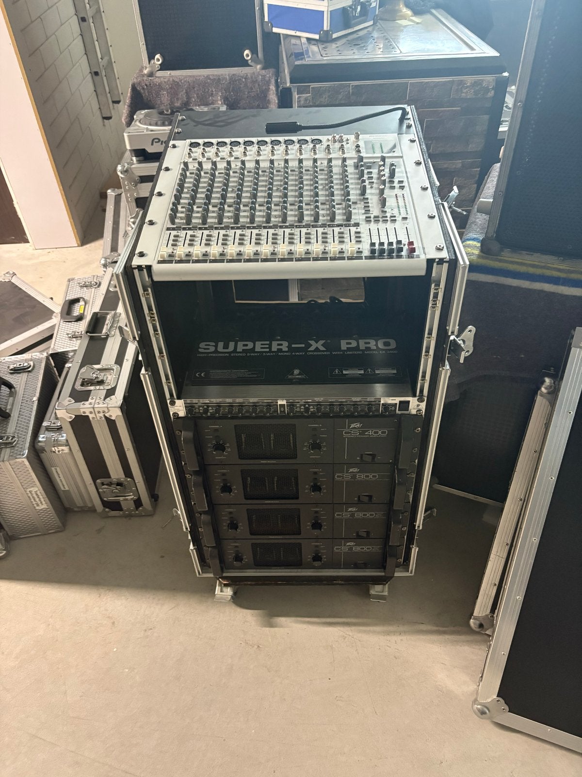 Professionele geluidsinstallatie met flightcases, Muziek en Instrumenten, Mengpanelen, Ophalen, Gebruikt, 10 tot 20 kanalen, Microfooningang