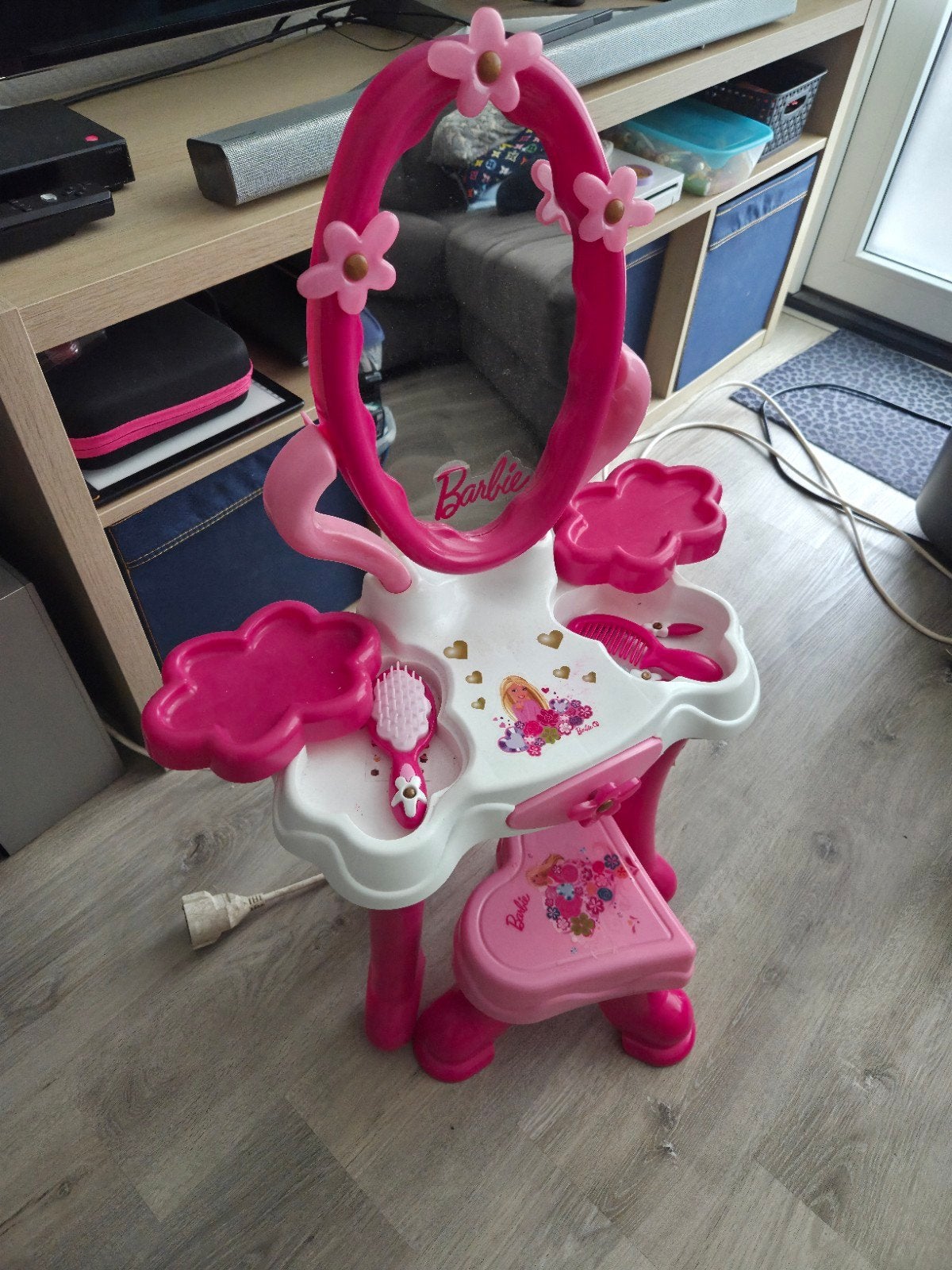 Barbie Kindermeisjes kaptafeltje, Kinderen en Baby's, Speelgoed | Poppen, Ophalen, Gebruikt, Barbie