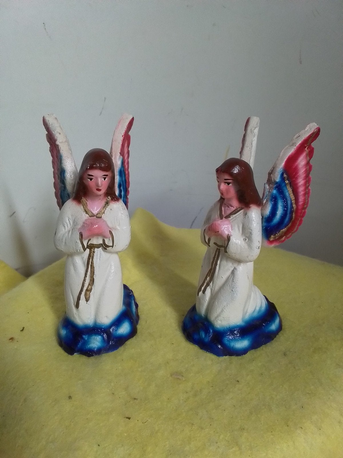 9761) 2 mooie engeltjes   hoog 11cm, Ophalen of Verzenden, Zo goed als nieuw, Dier