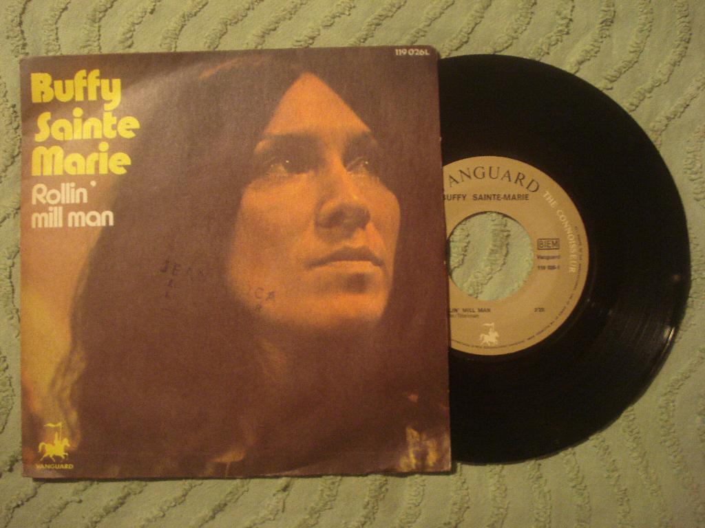 Buffy Sainte-Marie 7" Vinyl Single: ‘Rollin’ mill man’ (Fr), 7 inch, Single, Ophalen of Verzenden, Zo goed als nieuw